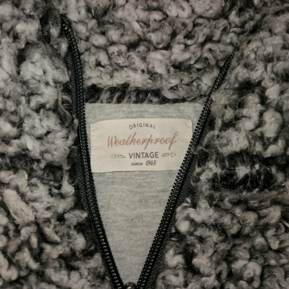 fuzzy pullover jacket - Picture 2 of 2